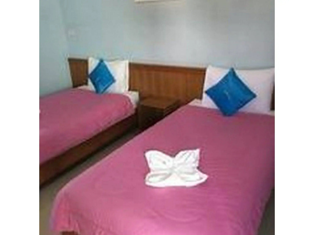 Nida Rooms Navy Blue Makhamtia