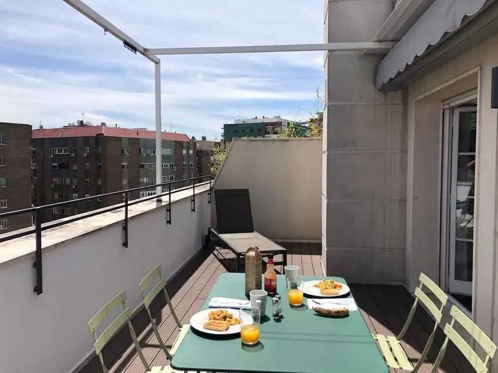 Feelathome Waldorf Suites Apartments