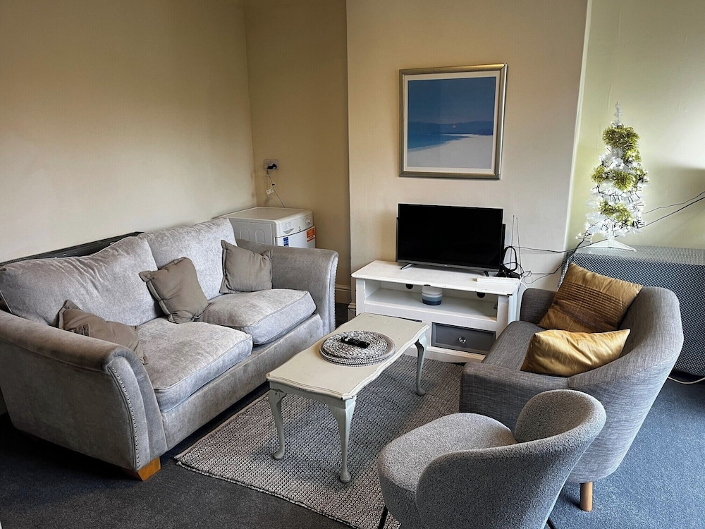 Derby House - Perfect for Contractors/groups