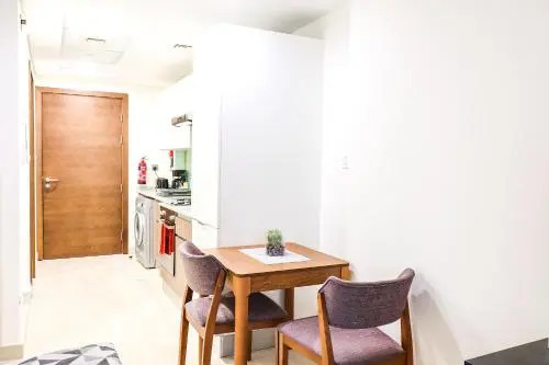 Signature Holiday Homes - Newly Furnished Studio in Azizi Aliyah Residences, Al Jaddaf