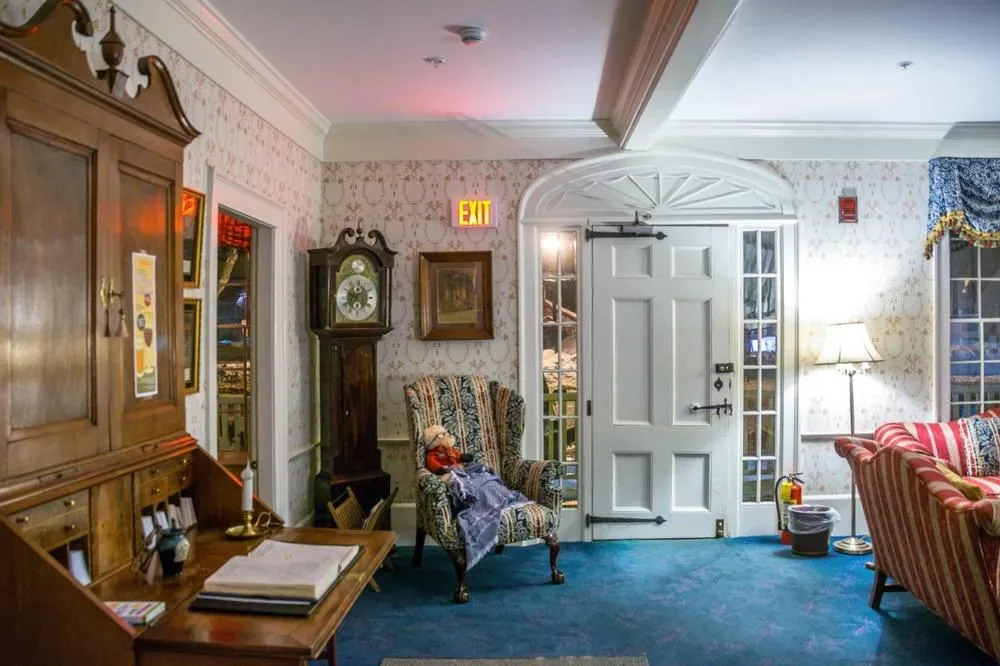 Deerfield Inn