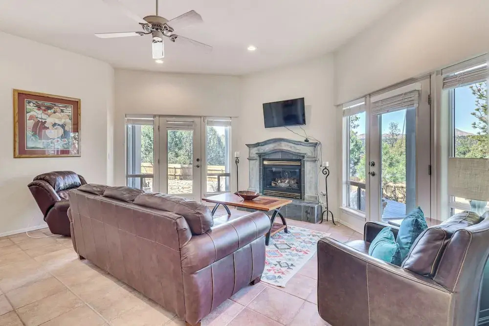 Summer Hikes! Mtn-view Gem w/ Hot Tub in Ruidoso