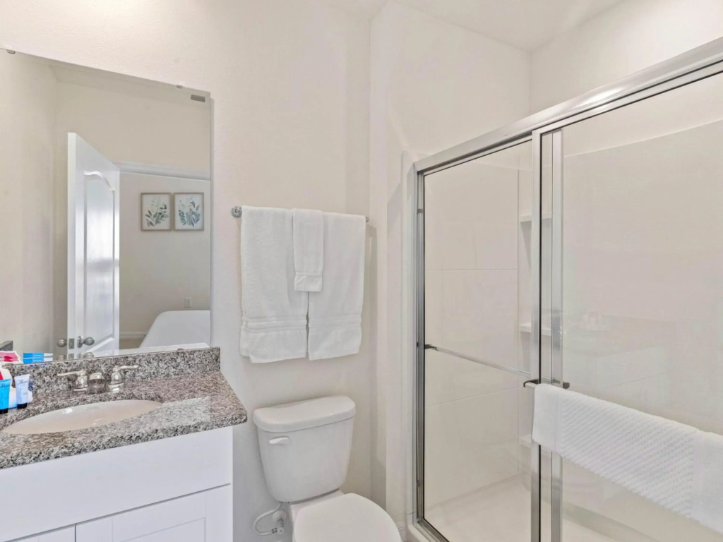 Upstay - Solterra Resort Home w Hot Tub and Pool, Davenport