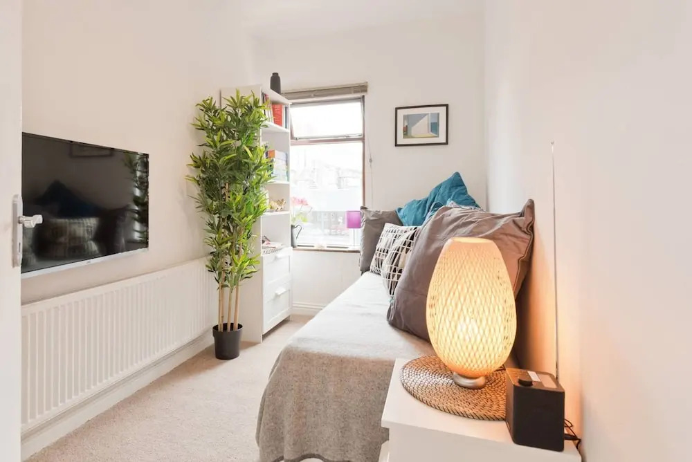 2 Bedroom Riverside Apartment