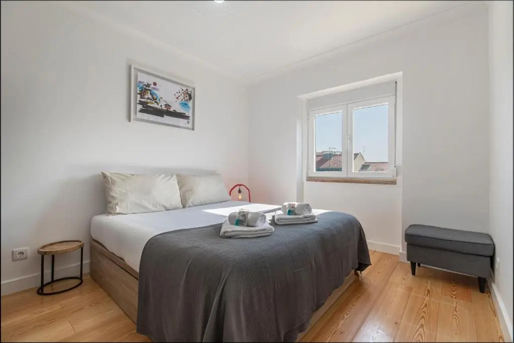 LovelyStay - Sunny 1BDR Apartment W/Terrace