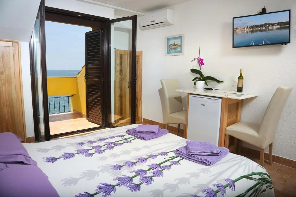 Rooms Figarola