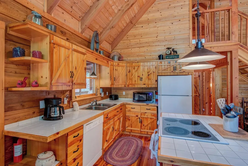 Bucks Cabin - Minutes From Downtown, pet Friendly
