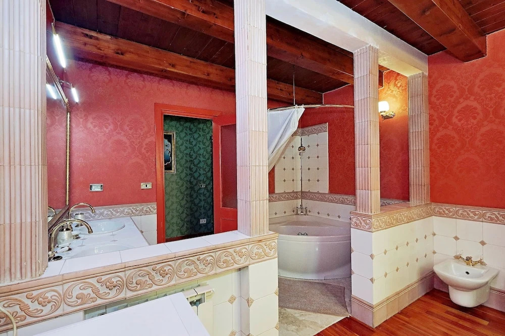 Luxor Domus Trastevere