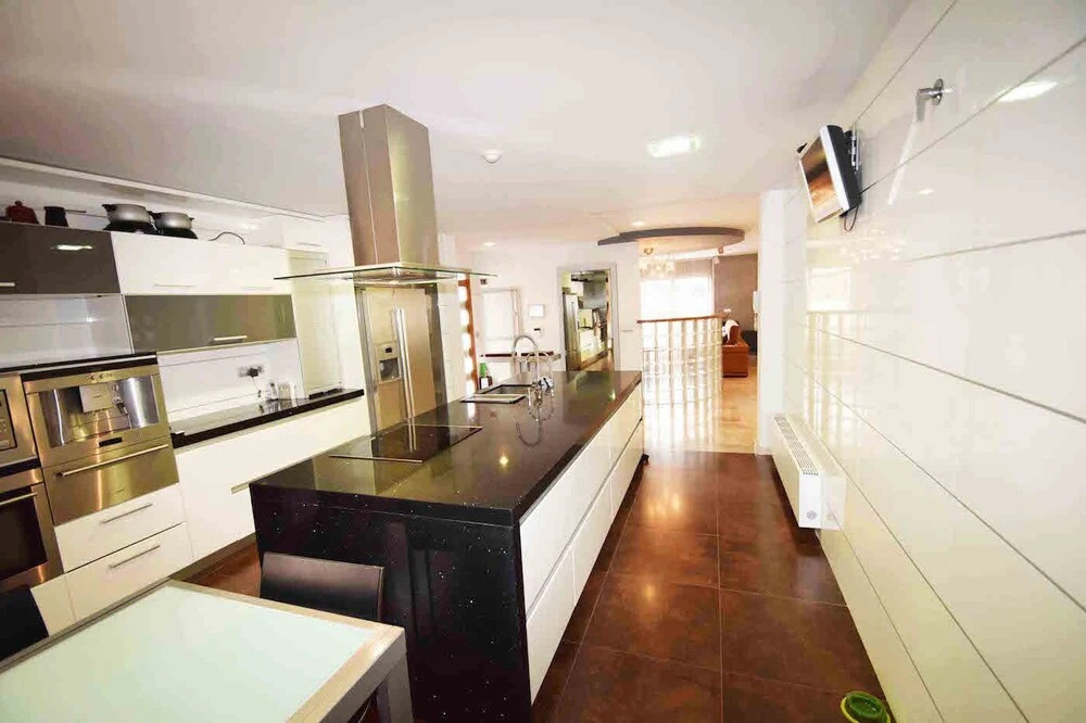 Villa Levante Beach 6 Bd