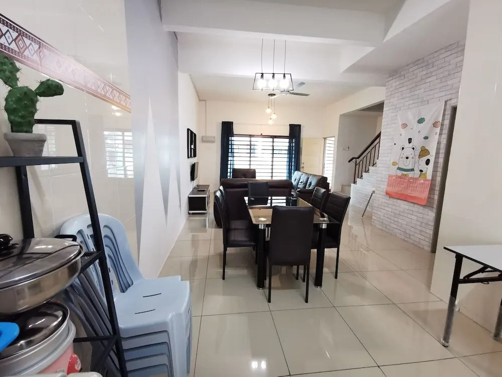 The Woodz Homestay - 2 Storey House