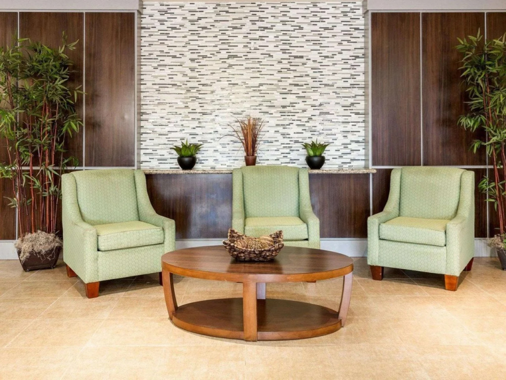 Comfort Suites Oil Center