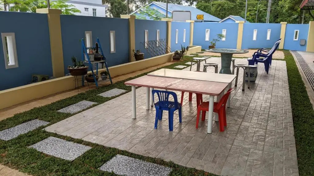 Johor Bahru 6 Bedrooms Corner House: Big & Comfort