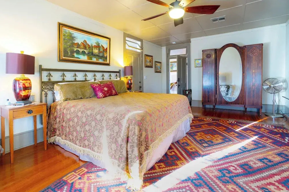 1906 Haus Stay for 13 With Pool-hot Tub
