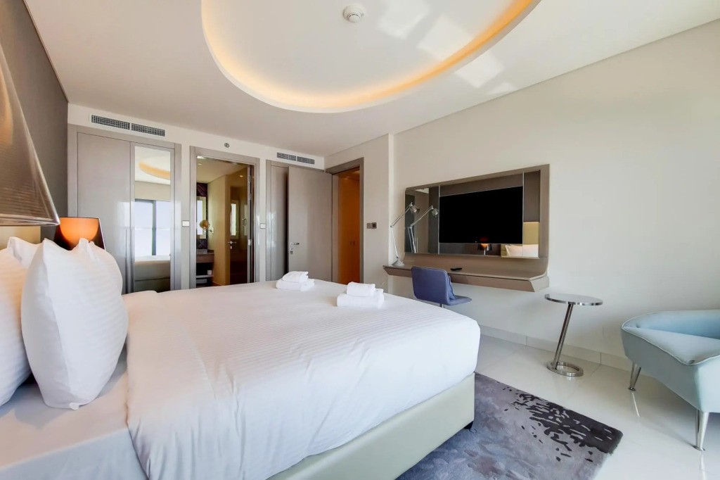 Business Bay - Damac Towers Paramount D 5202