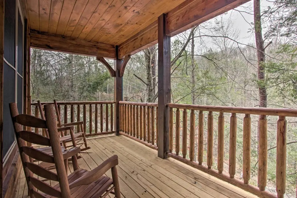 Luxe Cabin w/ Home Theater < 2 Miles to Gatlinburg