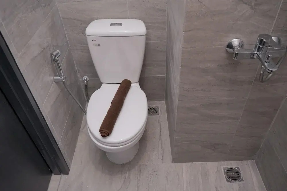 Modern Style and Homey Studio Apartment Collins Boulevard