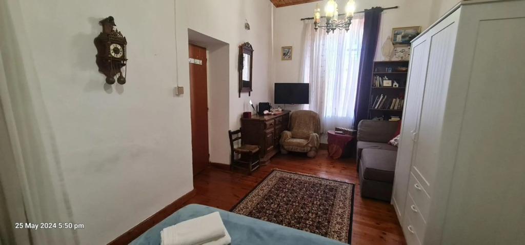 Sylvias Antique House