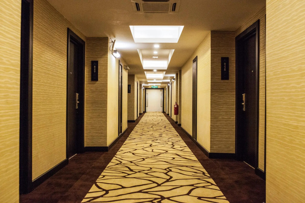 Royale Signature Hotel