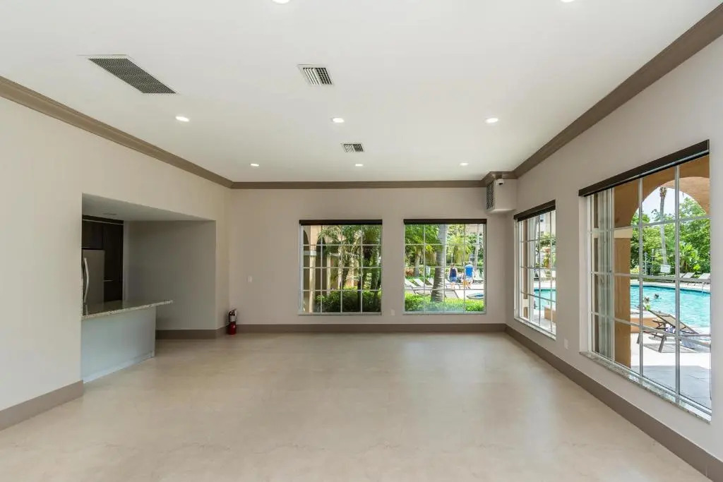 Yacht Club at Aventura Luxurious 1 Bed 1 Bath
