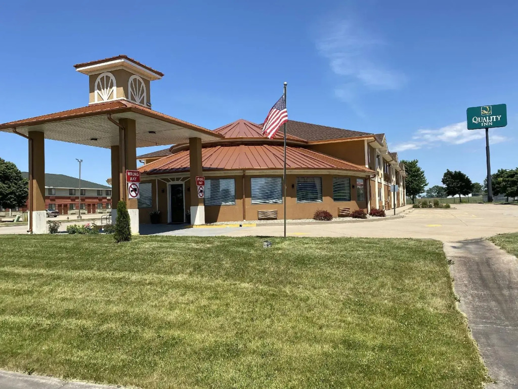 Quality Inn Morton at I-74