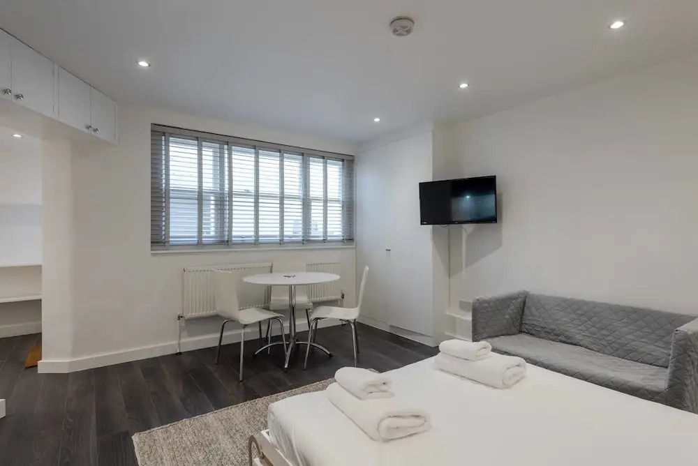 Modern Studio In West Kensington 2 Guests