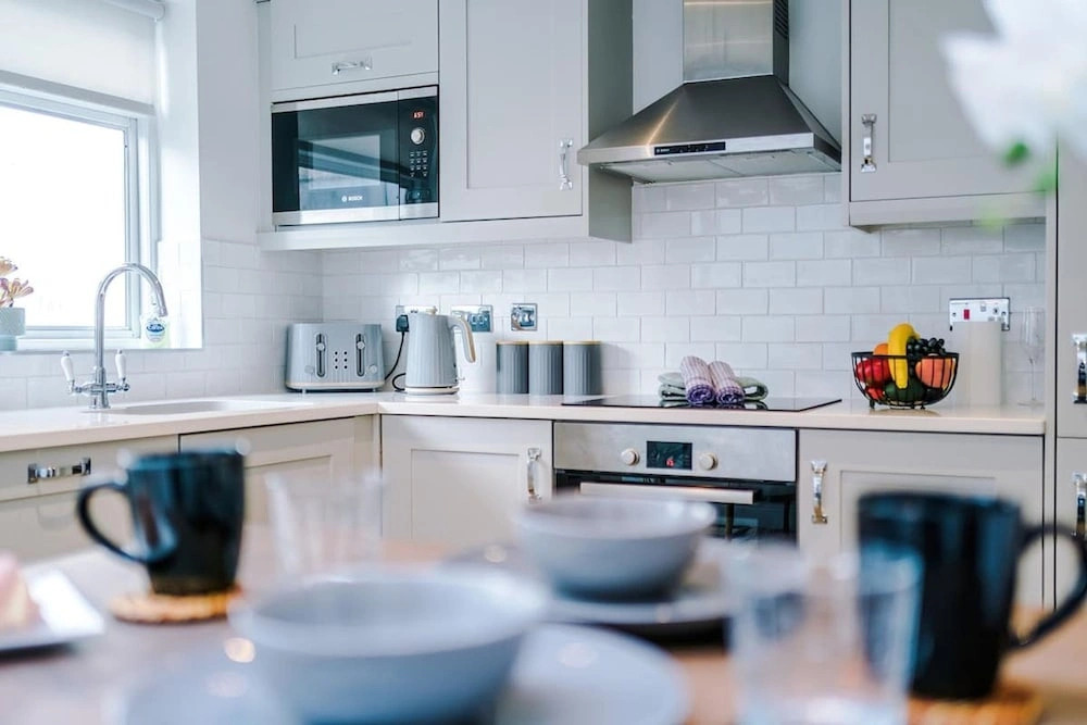 Stylish 3-bed City Centre Home Private Parking