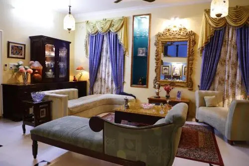 Aura Homestay Royal Villa