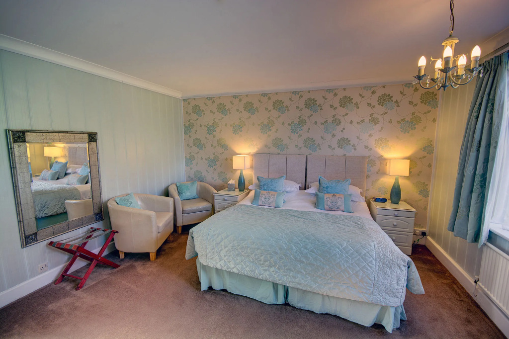 Grovefield Manor