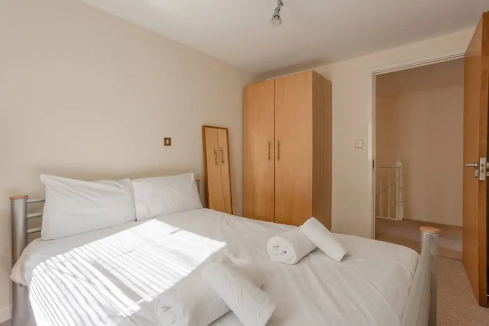 Spacious 4 Bedroom Home in Marylebone