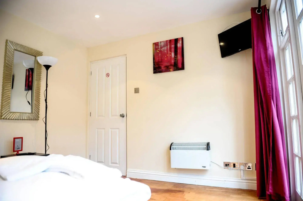 The Greyhound Cottage