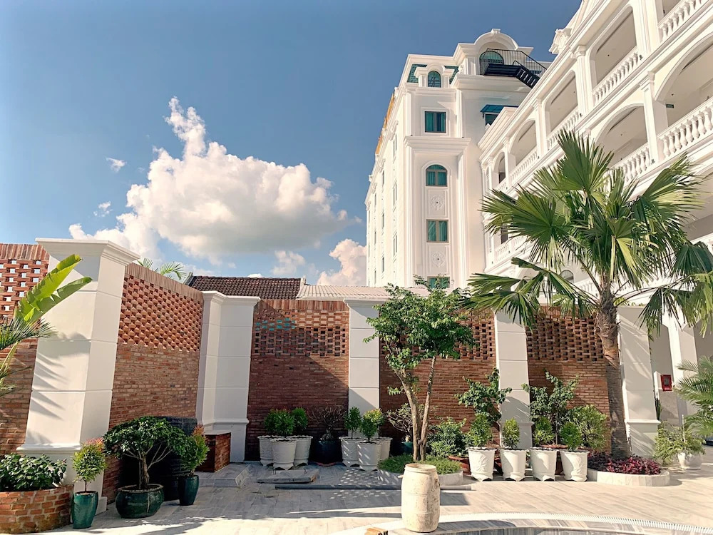 Thuận Phát Hotel