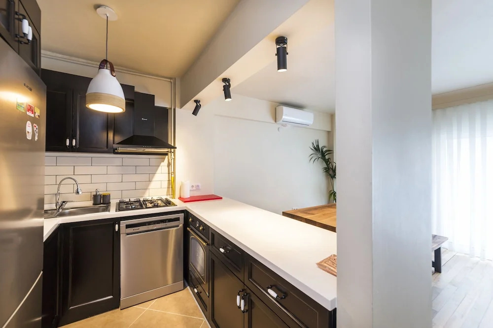 Spotless Flat in Central