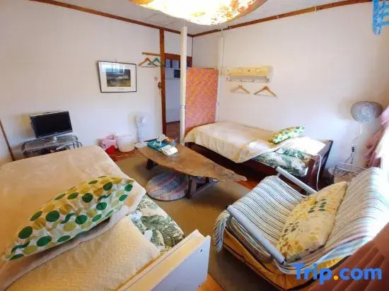 Guest House Akamichi Naoya