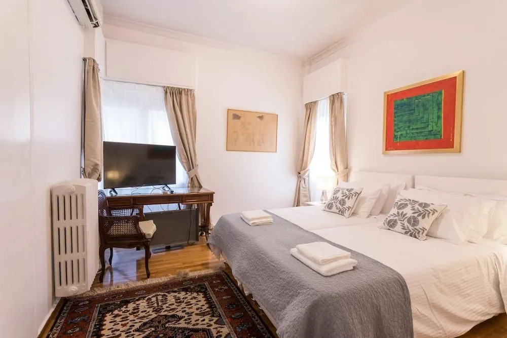Elegant & Spacious 2bdr Flat