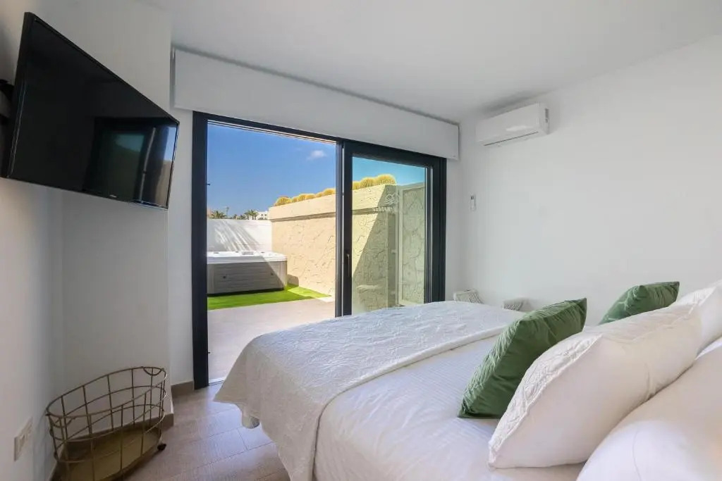 Sea Breeze Villas Lapa and Claca