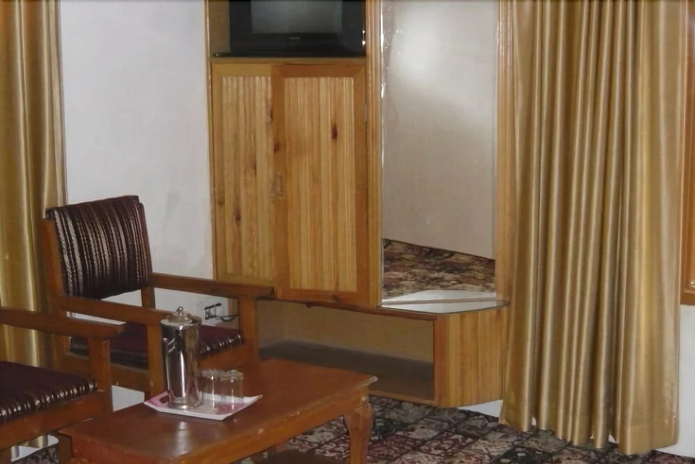 Hotel Akbar At Dal Lake Ghat Number 1