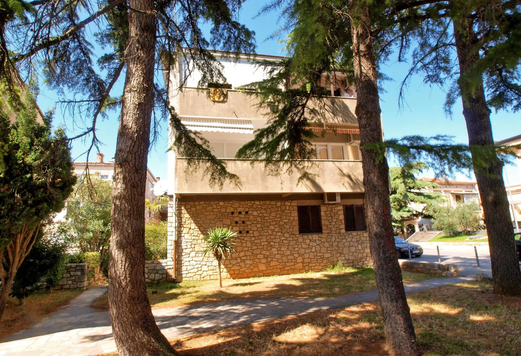 Apartment 1601