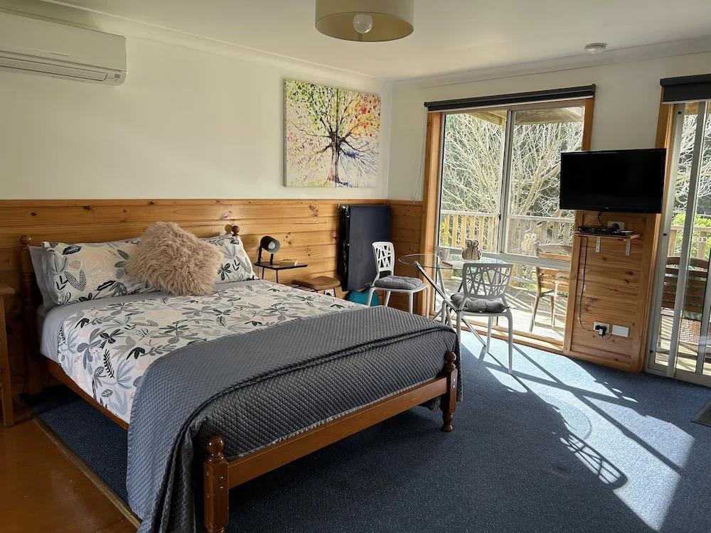 Clifton Beach Lodge