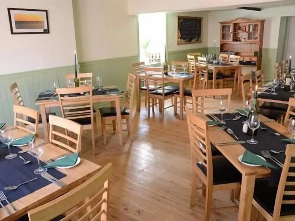 The Hollies Inn