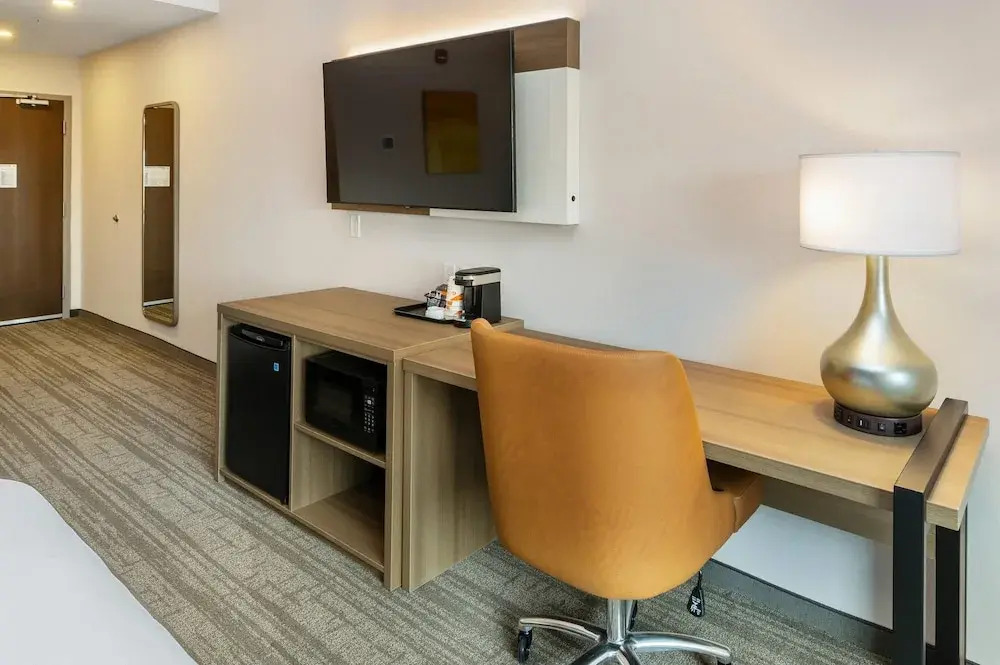 Comfort Inn & Suites