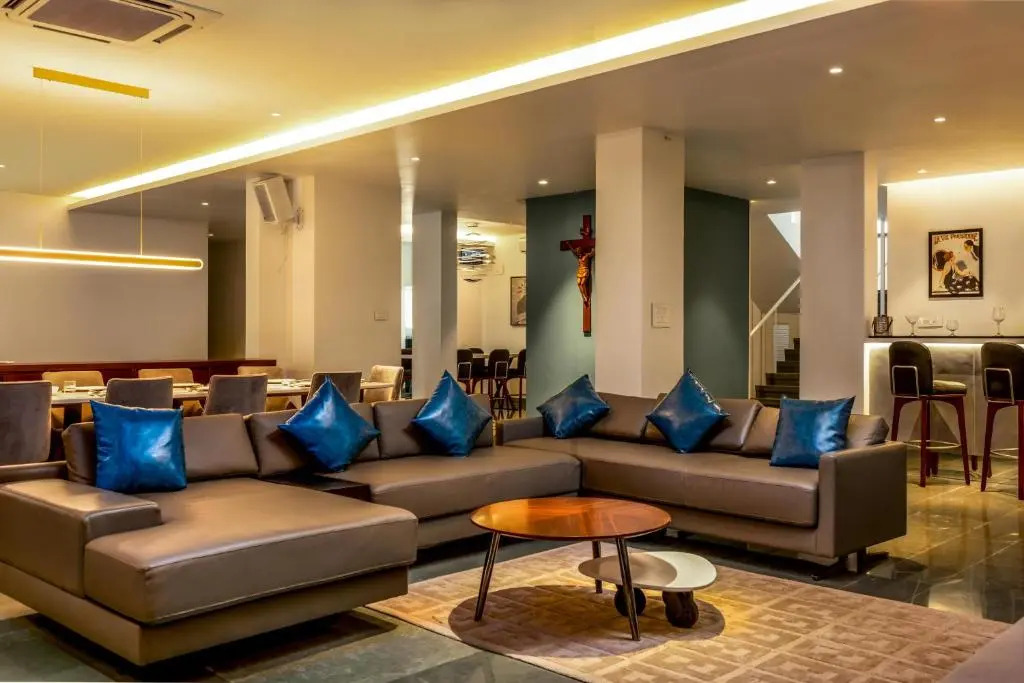 Ashore by Vista, Beachfrom 6BHK, ultra luxurious with Infinity pool, SPA at Morjim
