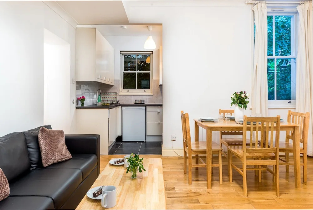 Comfortable Liverpool Street Home by Shoreditch