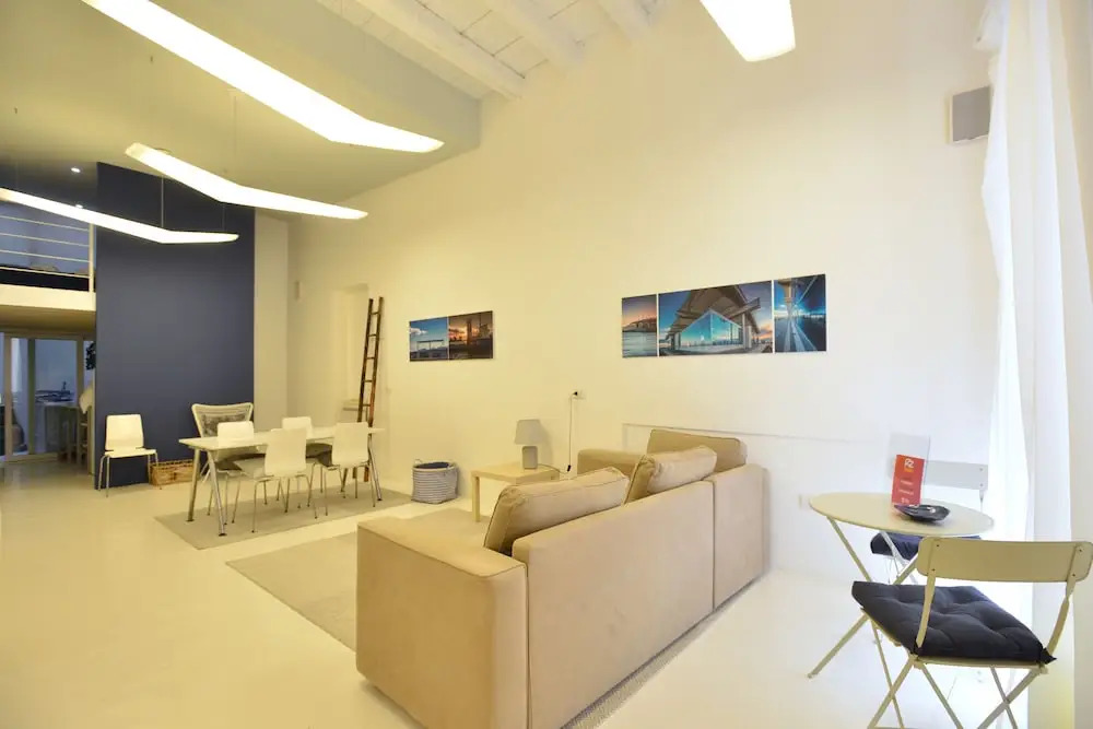 IzzHome Loft and Art
