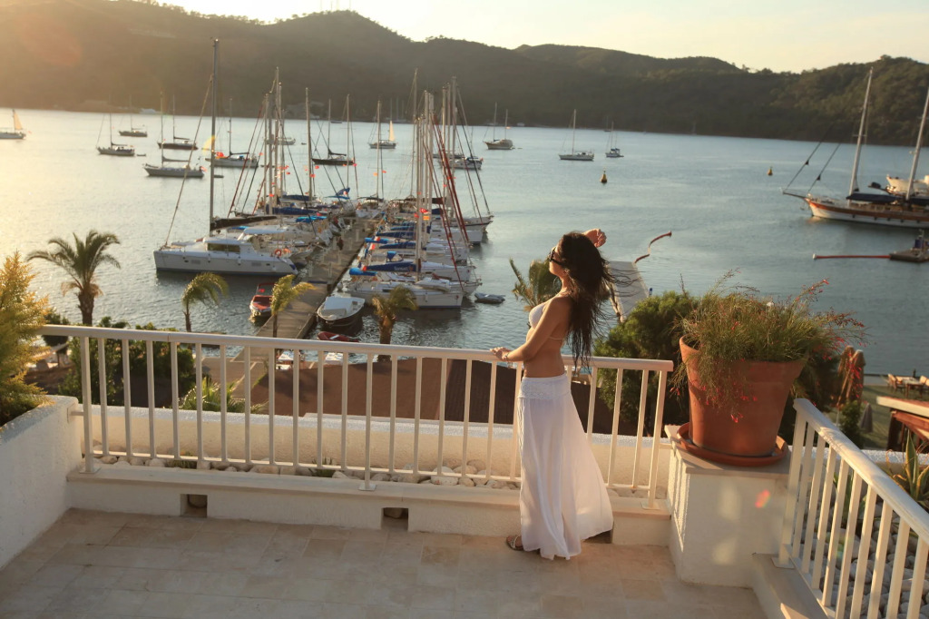 Yacht Classic Hotel - Boutique Class