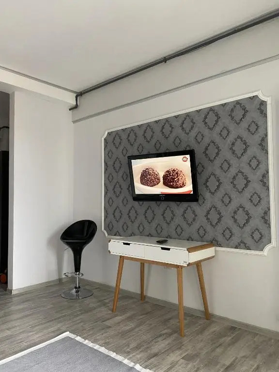 MAMAIA STUDIO by the lake