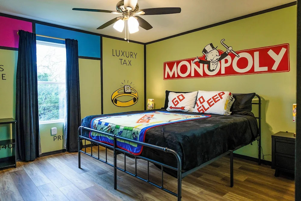'groovy Games Getaway' Holiday Stay in Branson!