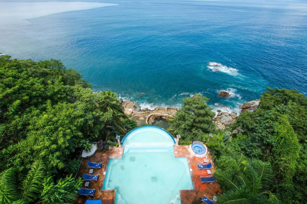 Mar Sereno Hotel & Suites