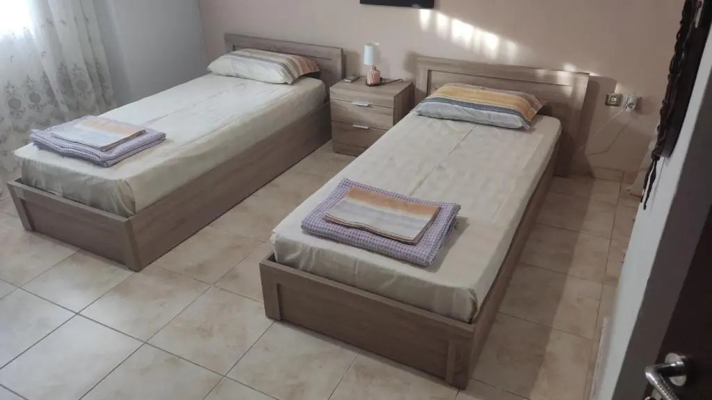 Airport's Close, Cozy Flat for 6 Persons