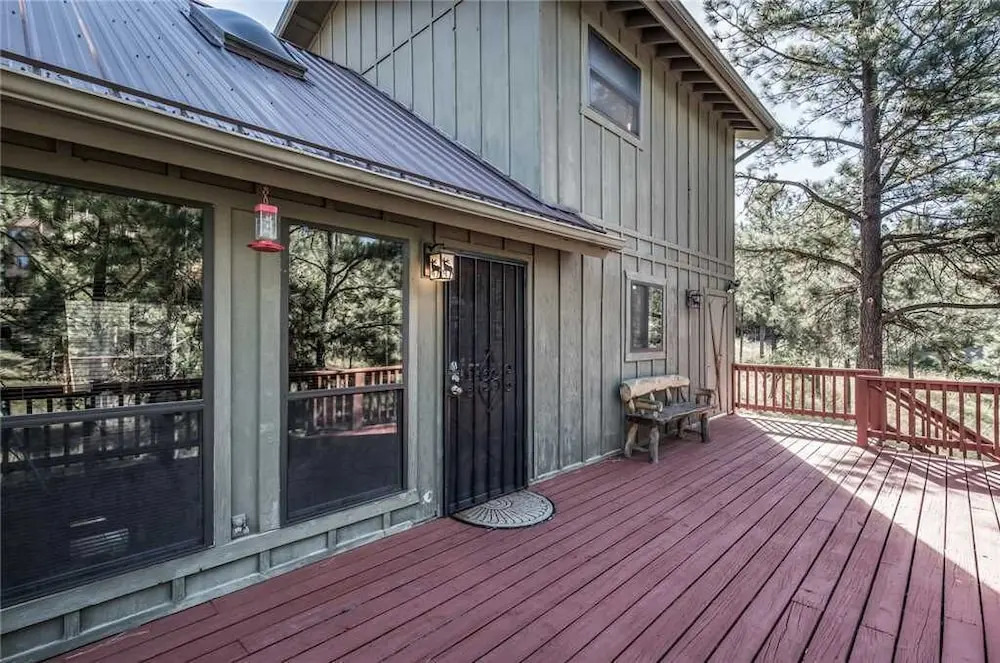 The Breathe Inn - Two Bedroom Cabin with Hot Tub
