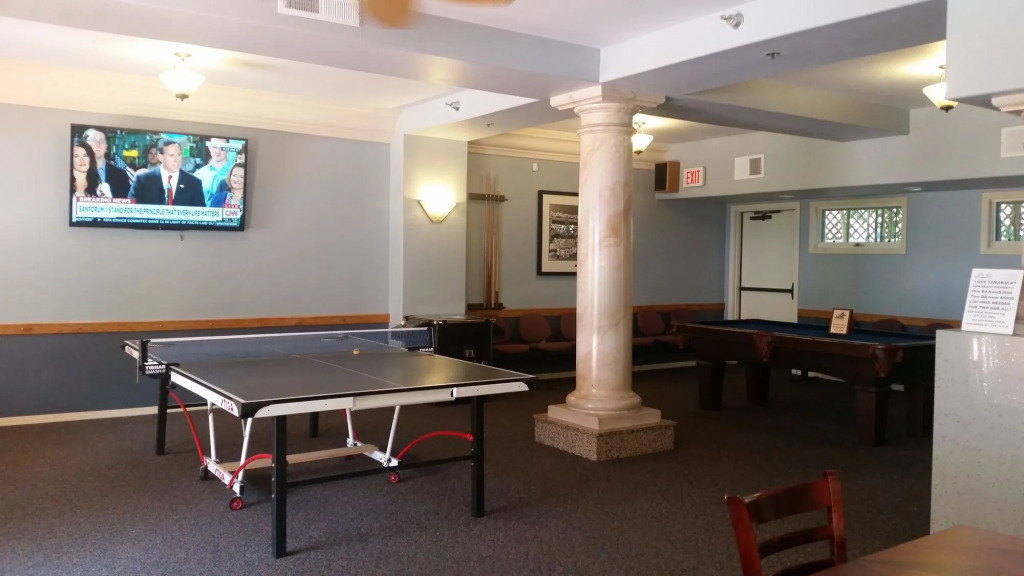 Tamarack Beach Hotel